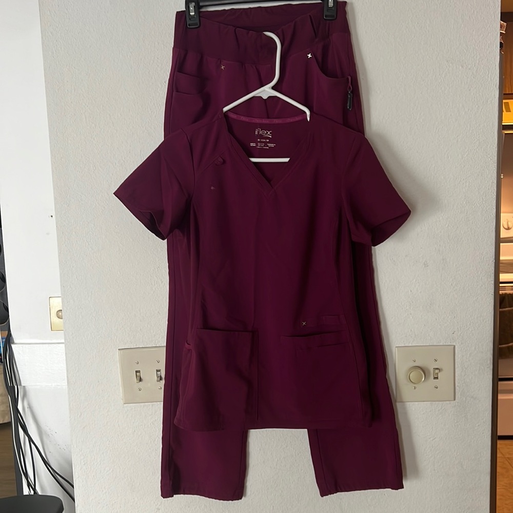 Cherokee iFlex scrub SET! Burgundy/wine color, top AND pants, XS (extra small)